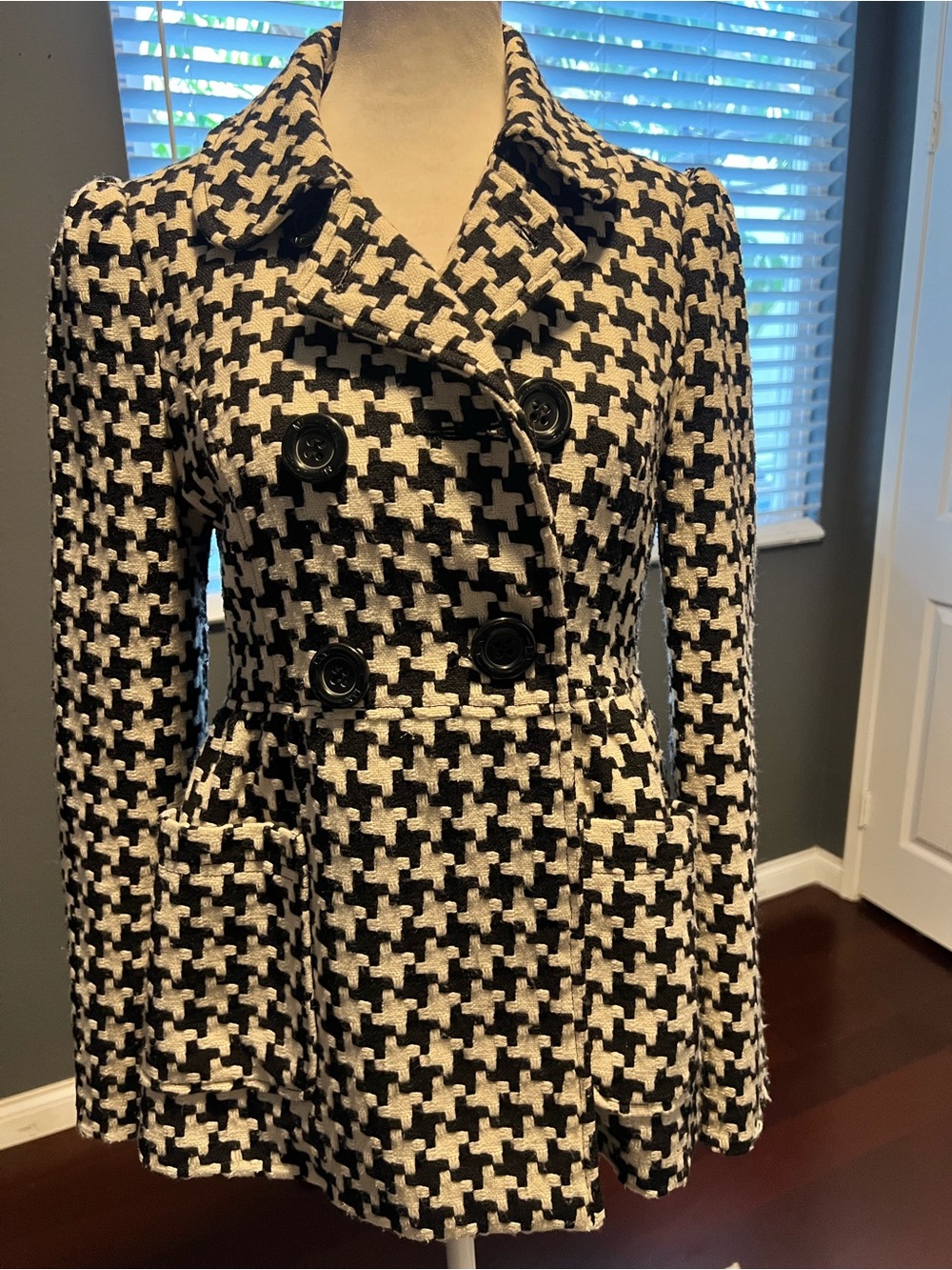 Me Jane Black & White hounds tooth Woven Jacket with Red Satin Lining